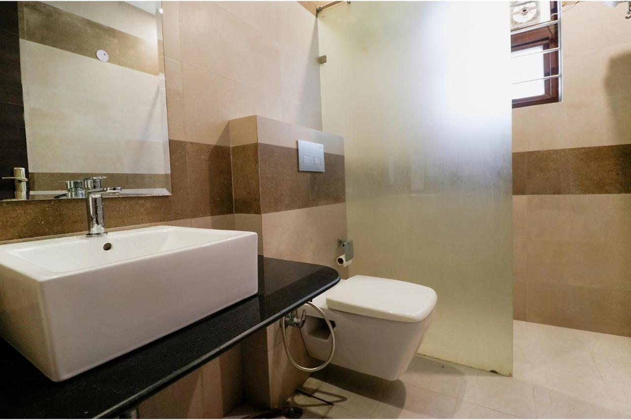 Fabhotel Oyster Villa Гургаон Екстериор снимка
