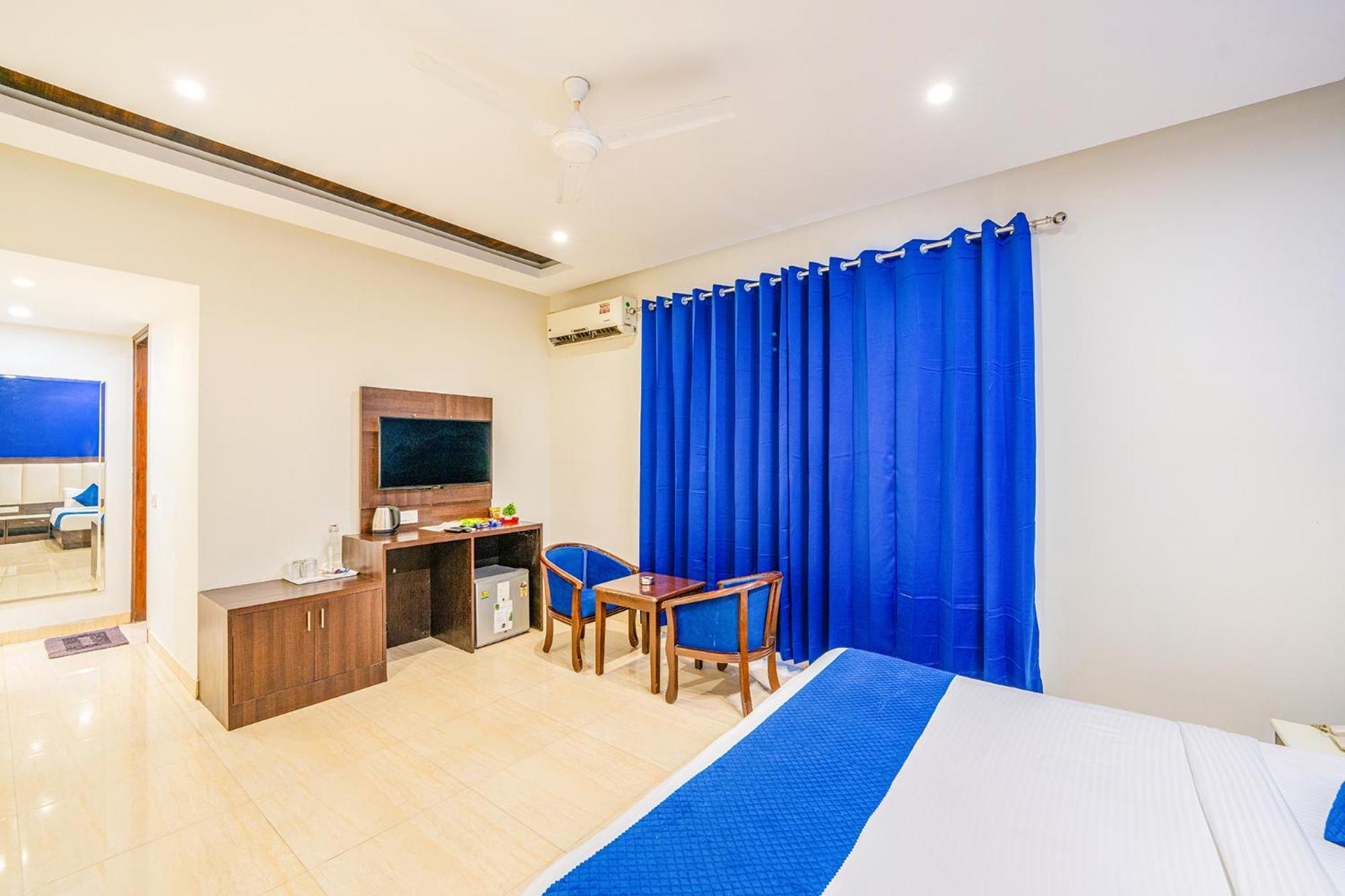 Fabhotel Oyster Villa Гургаон Екстериор снимка